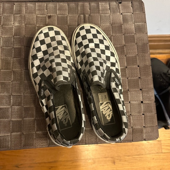 Checked Vans! - Picture 2 of 3